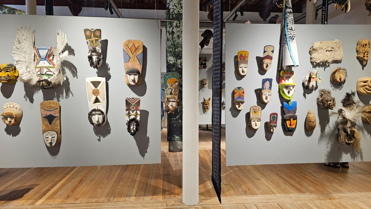 Viaje cultural a Centroamérica: escolares crean sus propias máscaras tras visitar Museo de Arte Precolombino